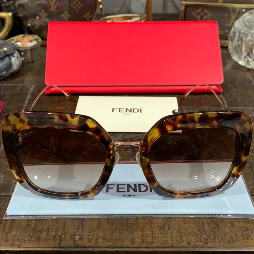 Fendi Sunglasses 💯Authentic